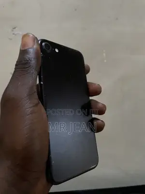 Apple iPhone 7 32 GB Black