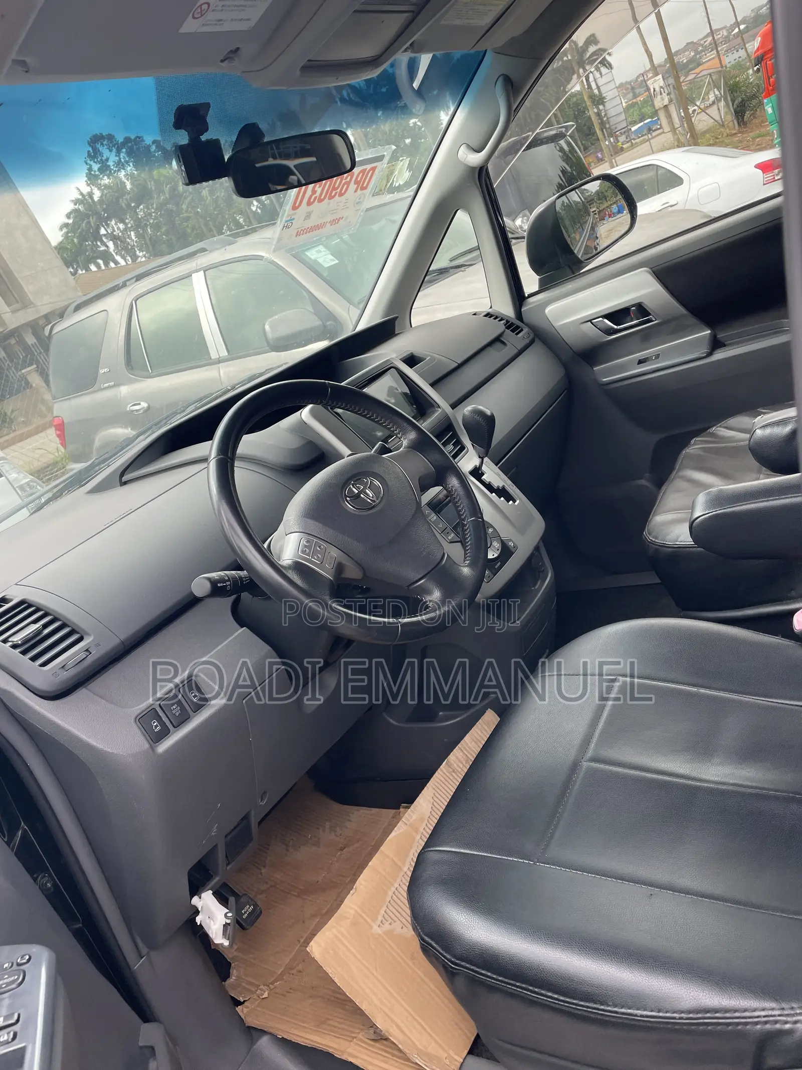 Toyota Voxy 2012 Black