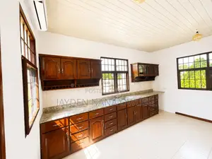 3bdrm House in Buena Vista Homes, Sakumono for rent
