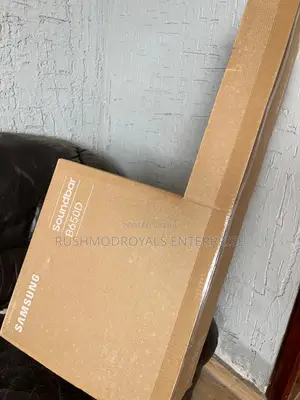Samsung 370W: HW-B650D Soundbar and Deep Bass Wireless Subwoofer