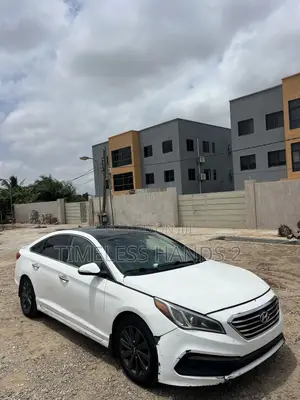 Hyundai Sonata Sport 2.0T Sedan FWD (2.0L 4cyl 6A) 2017 White