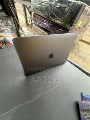 Laptop Apple MacBook 2018 12GB Intel Core i7 SSD 256GB