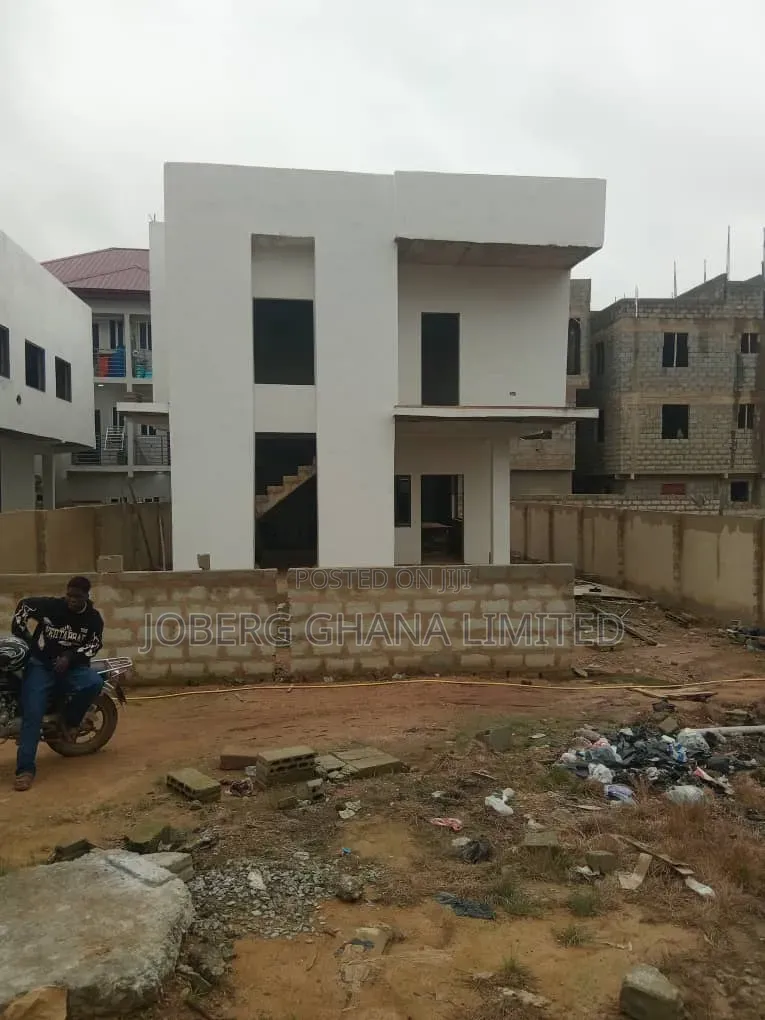 3bdrm Townhouse/Terrace in Tema Metropolitan for sale