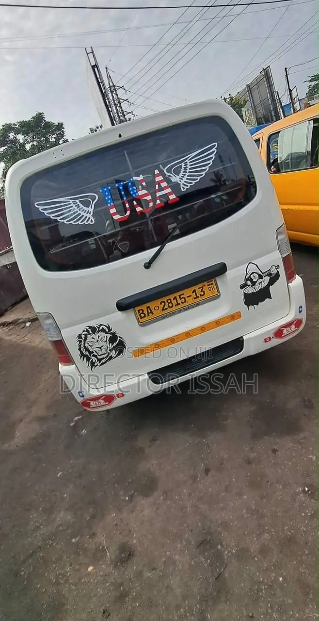 Nissan Caravan (Urvan) 2011 White