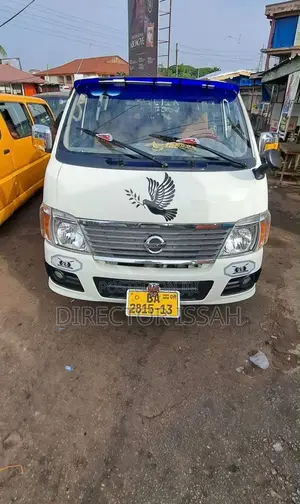 Nissan Caravan (Urvan) 2011 White
