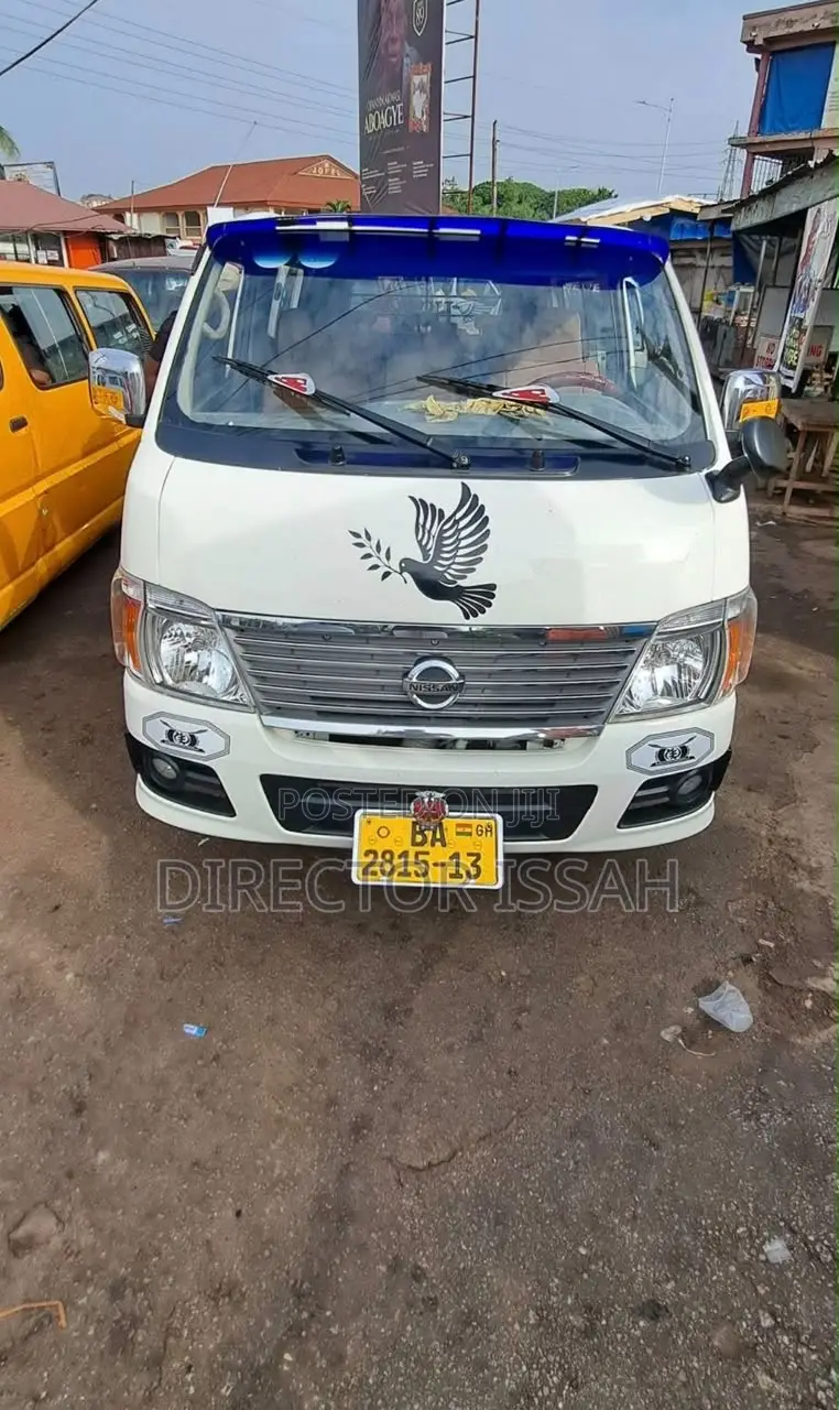 Nissan Caravan (Urvan) 2011 White