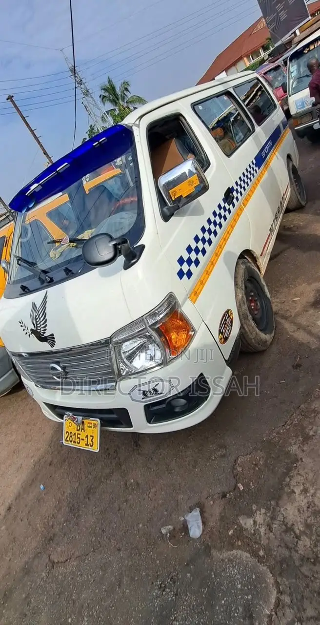 Nissan Caravan (Urvan) 2011 White