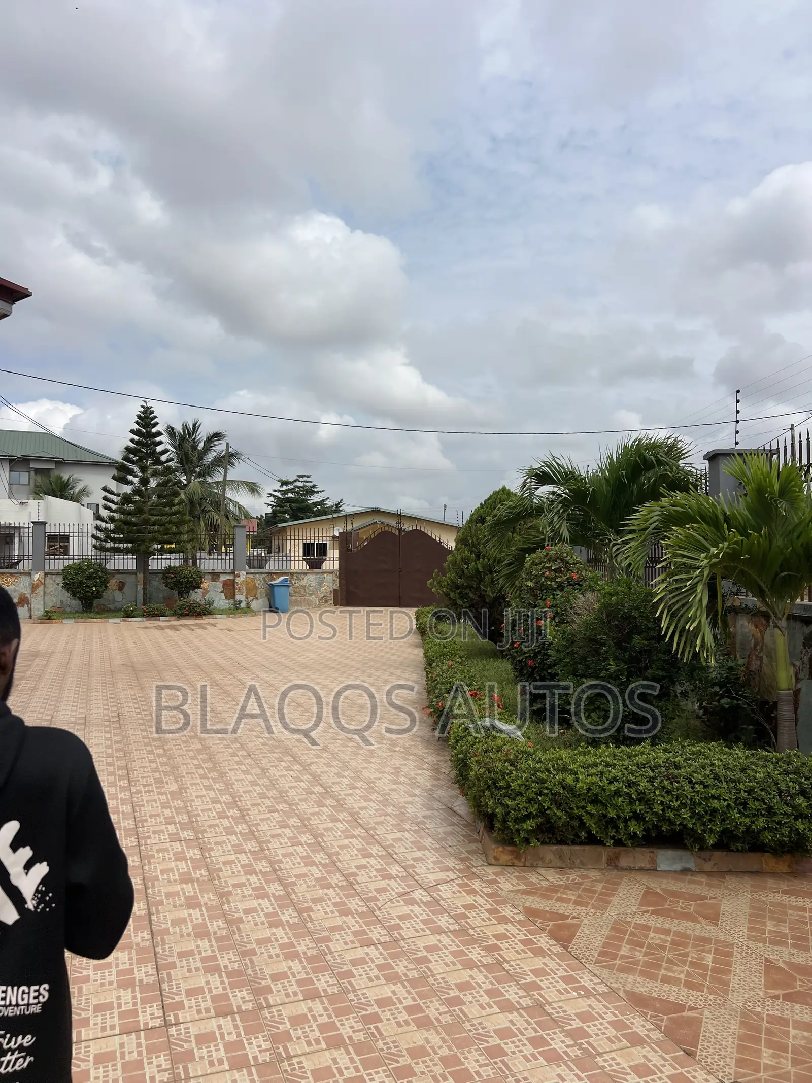 Furnished 5bdrm House in Lakeside for sale