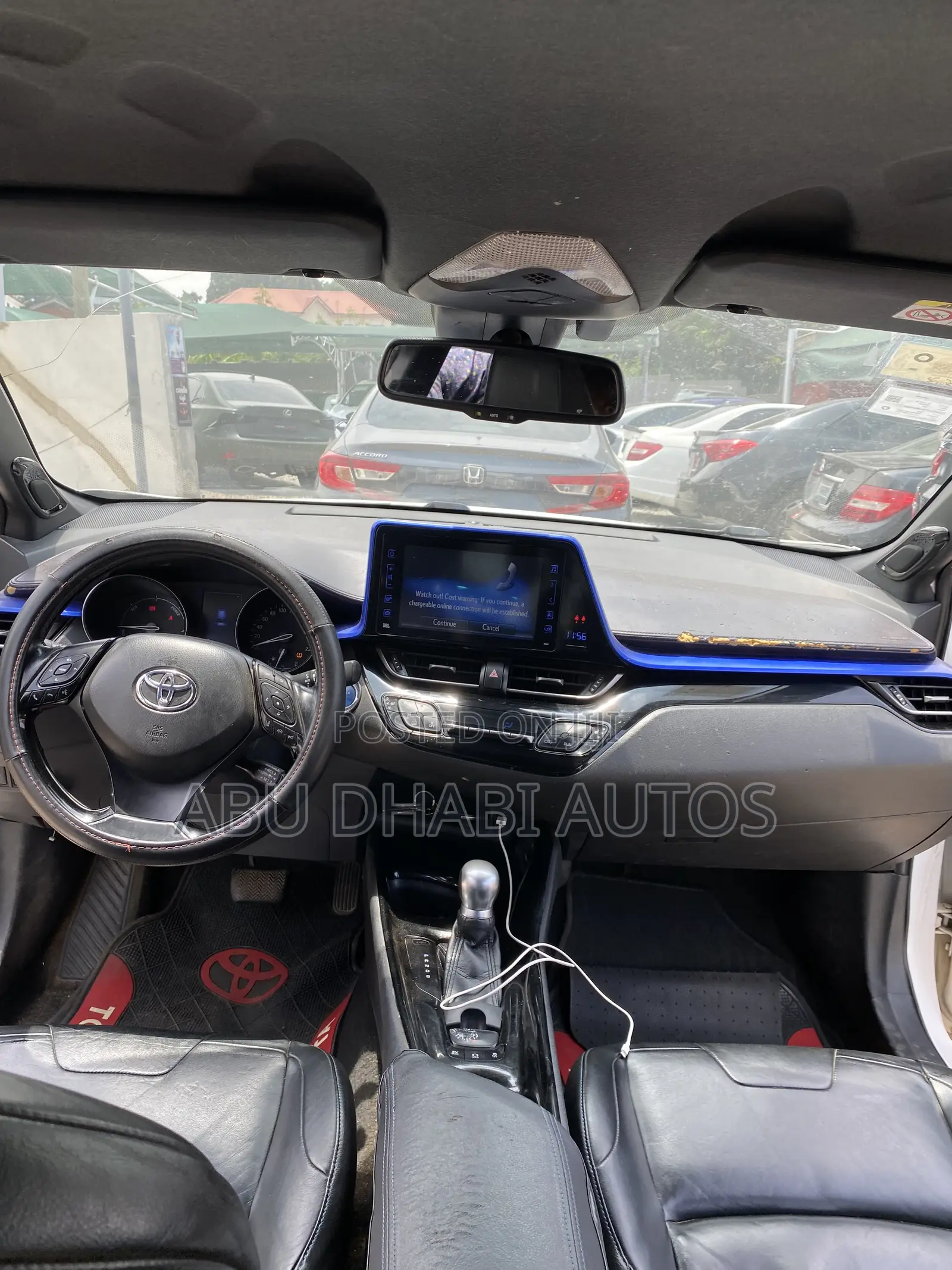 Toyota C-HR XLE FWD Sport Utility (2.0L 4cyl 2AM) 2018 White