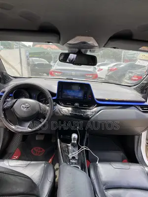 Toyota C-HR XLE FWD Sport Utility (2.0L 4cyl 2AM) 2018 White