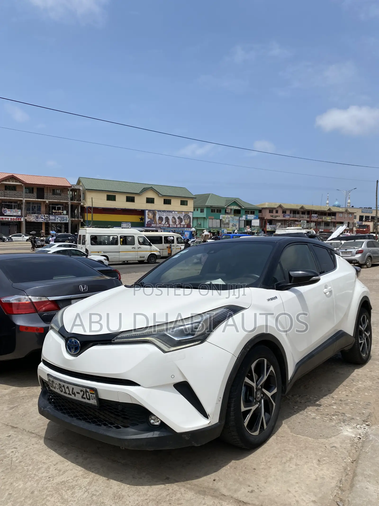 Toyota C-HR XLE FWD Sport Utility (2.0L 4cyl 2AM) 2018 White