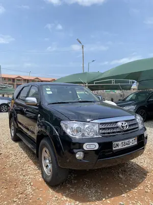 Toyota Fortuner 2.5 D AWD 2010 Black