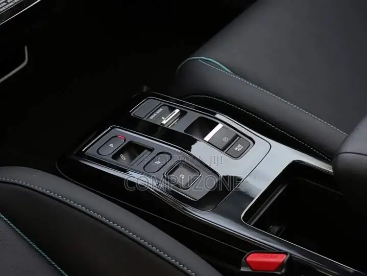 Honda e:NS2 2025 Silver