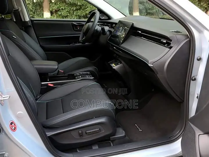 Honda e:NS2 2025 Silver