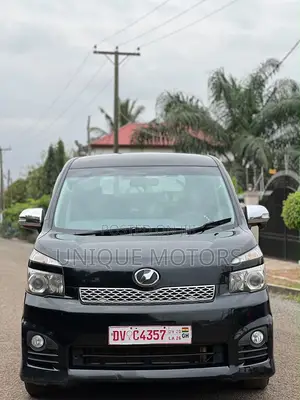 Toyota Voxy V 4WD 8-Seater 2011 Black