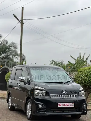 Toyota Voxy V 4WD 8-Seater 2011 Black