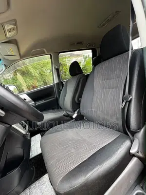 Toyota Voxy V 4WD 8-Seater 2011 Black