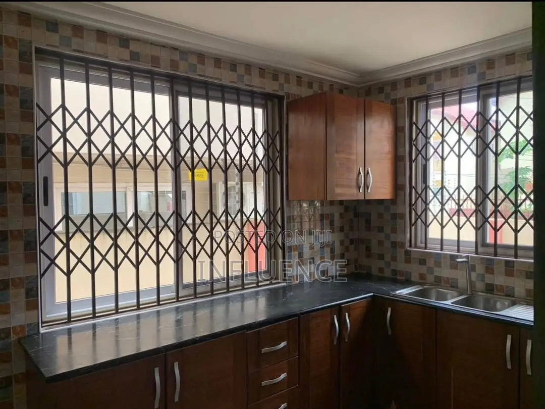 3bdrm House in Kwabenya, East Legon for sale