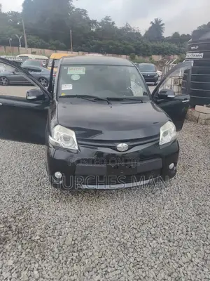 Toyota Sienta 2015 Black