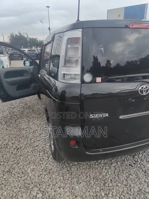 Toyota Sienta 2016 Black