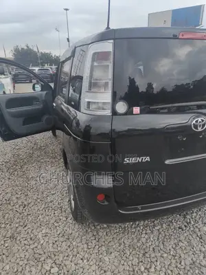 Toyota Sienta 2015 Black