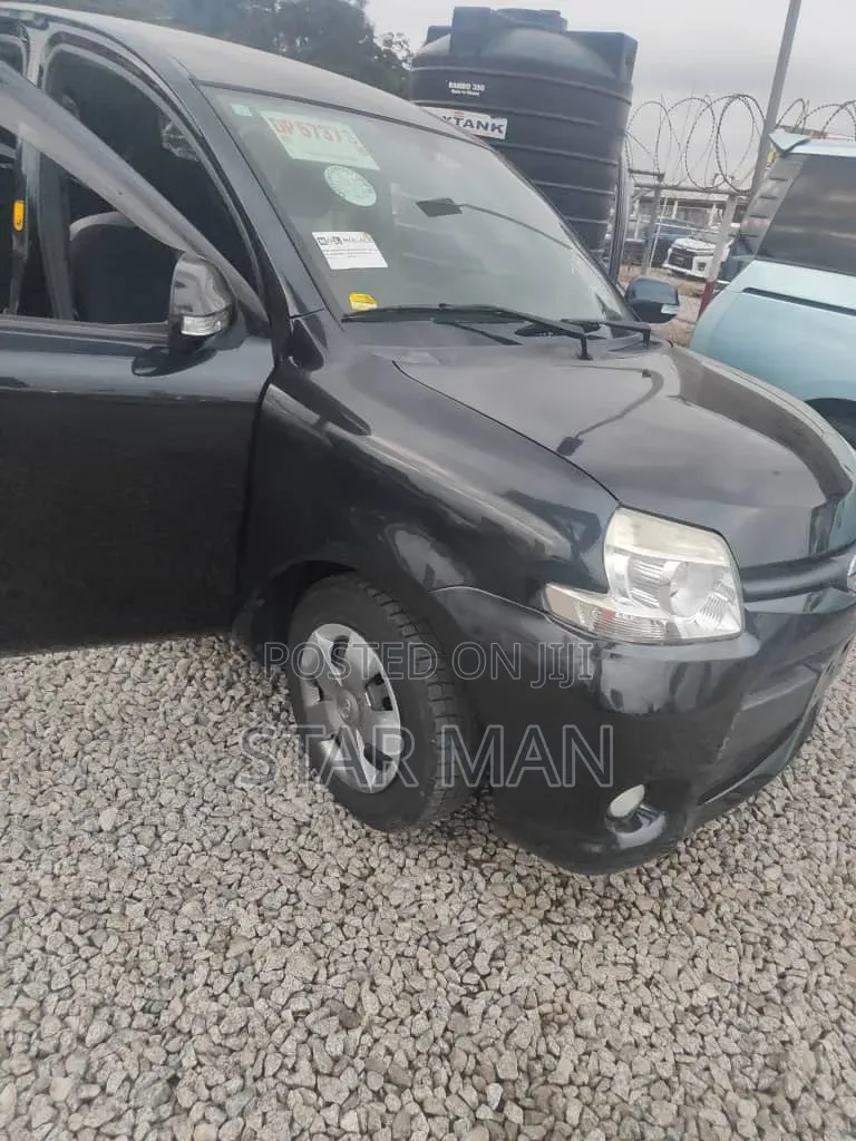 Toyota Sienta 2016 Black