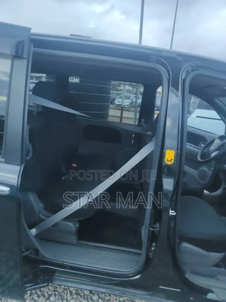 Toyota Sienta 2016 Black