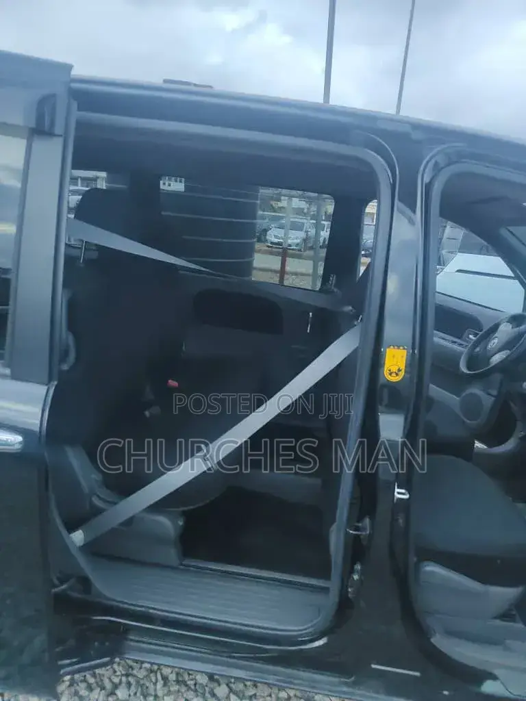 Toyota Sienta 2015 Black