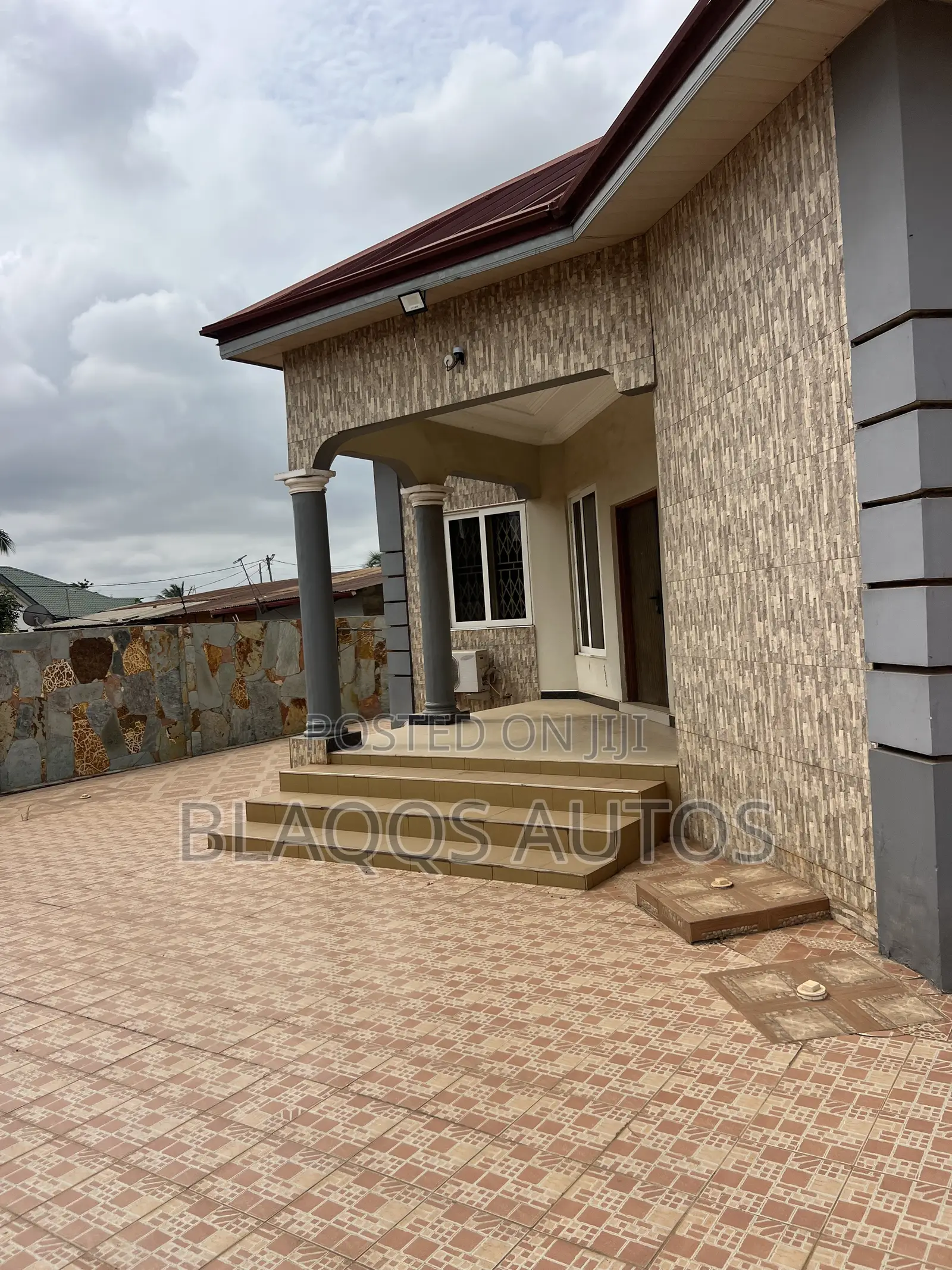 Furnished 5bdrm House in Lakeside for sale