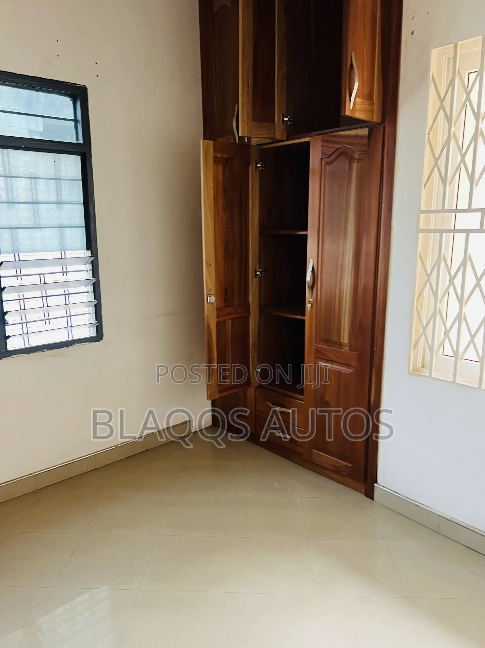 Furnished 5bdrm House in Lakeside for sale