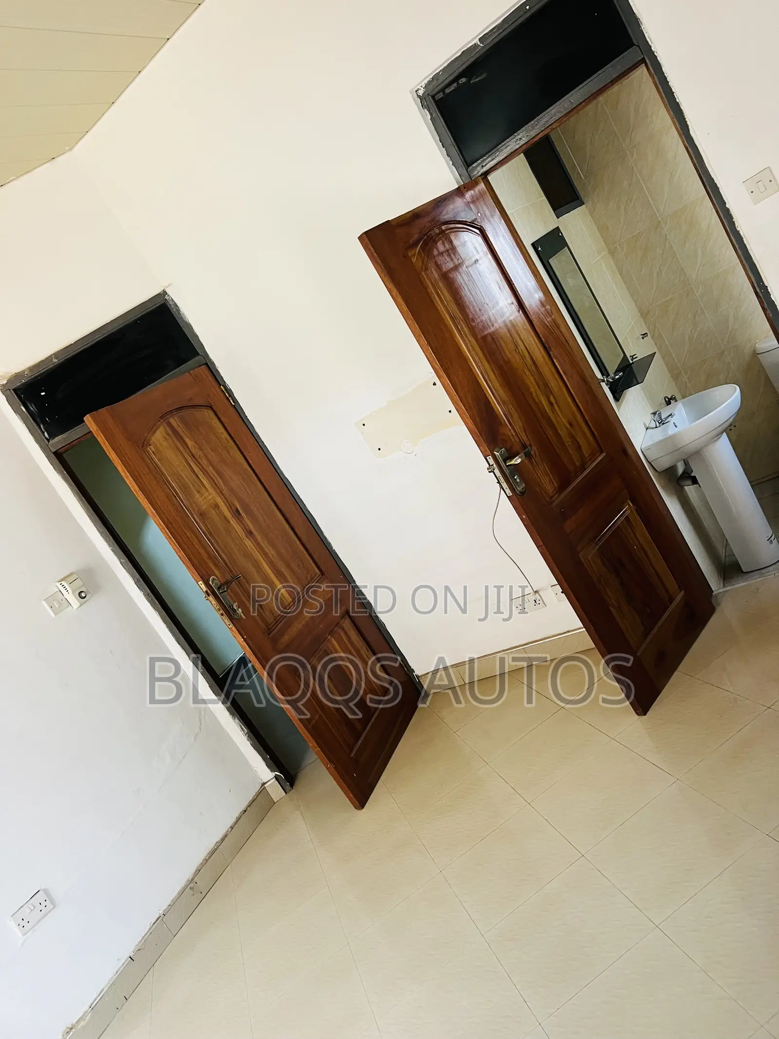 Furnished 5bdrm House in Lakeside for sale
