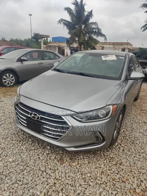 Hyundai Elantra 2018 Gold