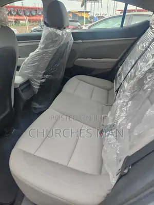 Hyundai Elantra 2018 Gold