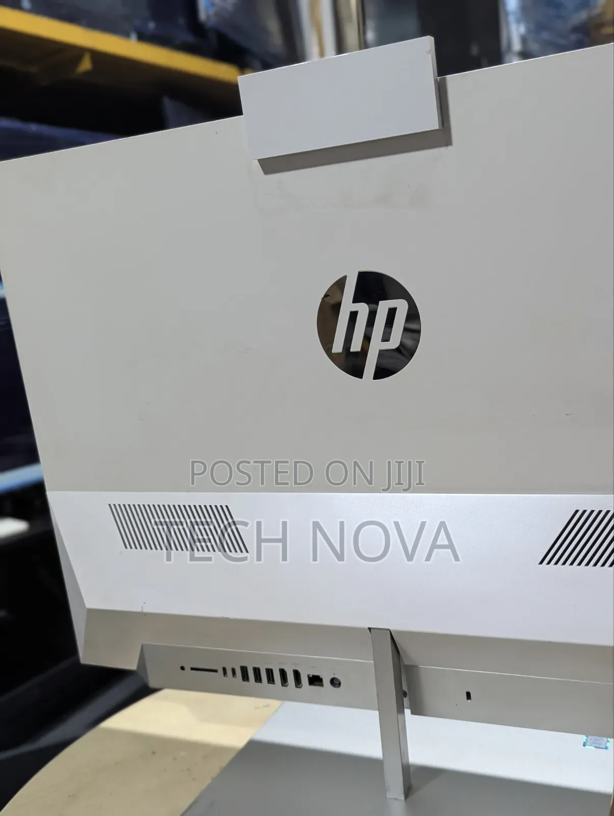 Desktop Computer HP Pavilion 27 8GB Intel Core i5 SSD 256GB