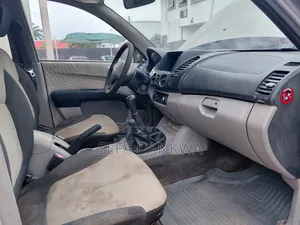 Mitsubishi L200 Club Cab 2.5 136hp 4WD 2008 Silver