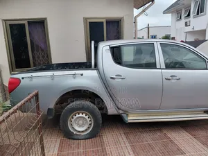 Mitsubishi L200 Club Cab 2.5 136hp 4WD 2008 Silver