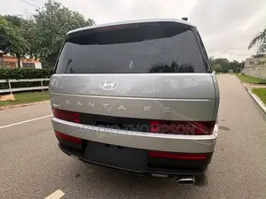 Hyundai Santa Fe SEL 2024 Silver