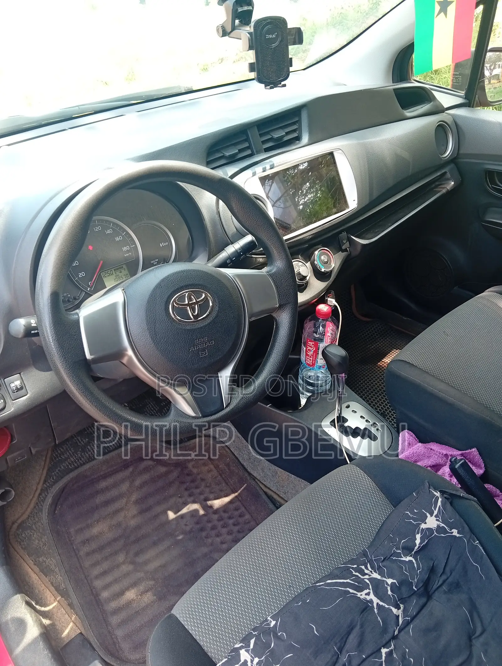 Toyota Vitz 1.0 FWD 5dr 2013 Red