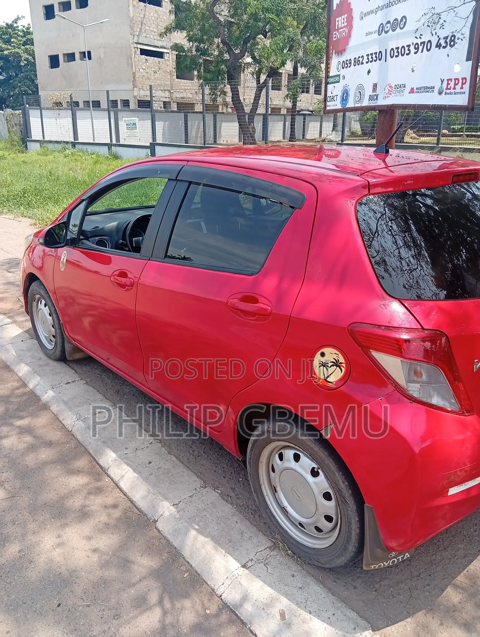 Toyota Vitz 1.0 FWD 5dr 2013 Red