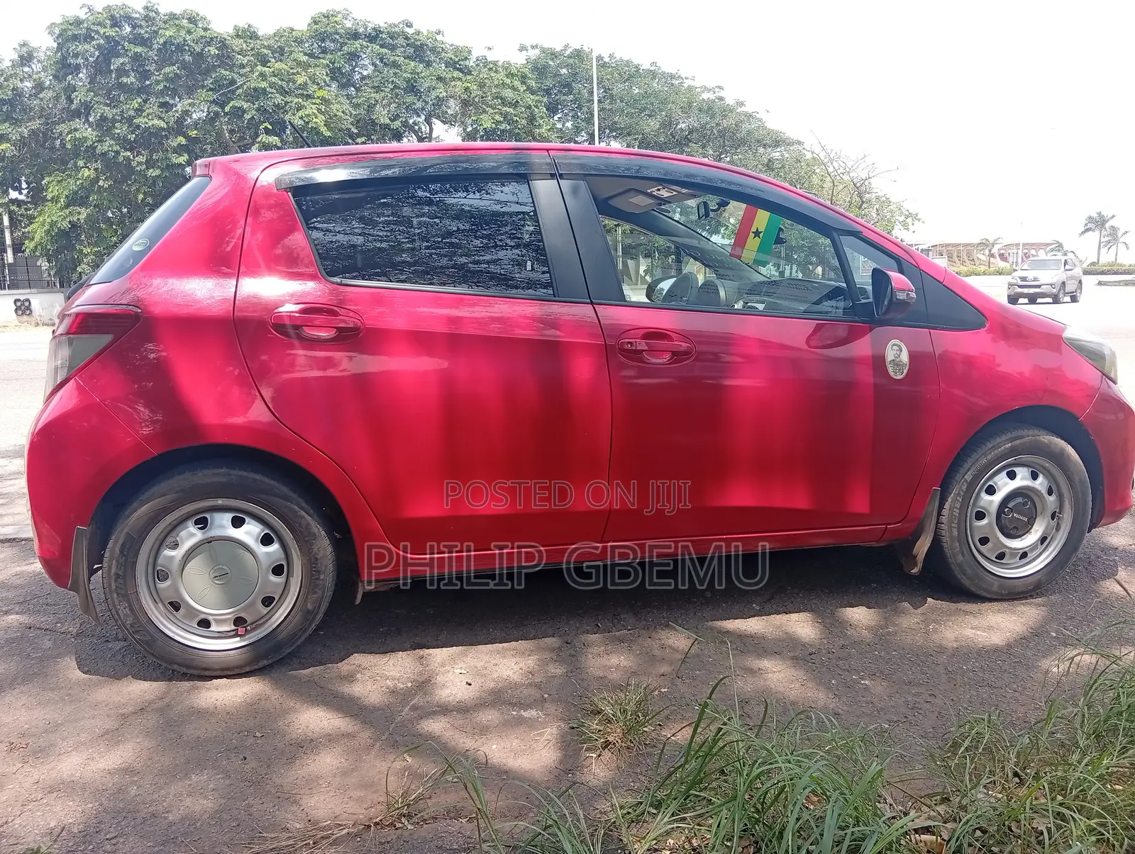 Toyota Vitz 1.0 FWD 5dr 2013 Red