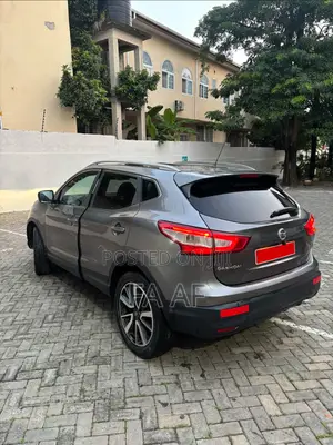 Nissan Qashqai 2015 Gray
