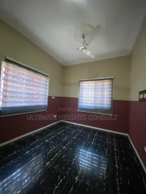 2bdrm Apartment in Dansoman, Round About for rent