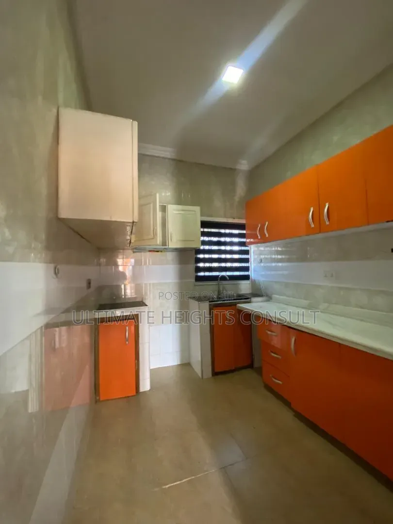 2bdrm Apartment in Dansoman, Round About for rent
