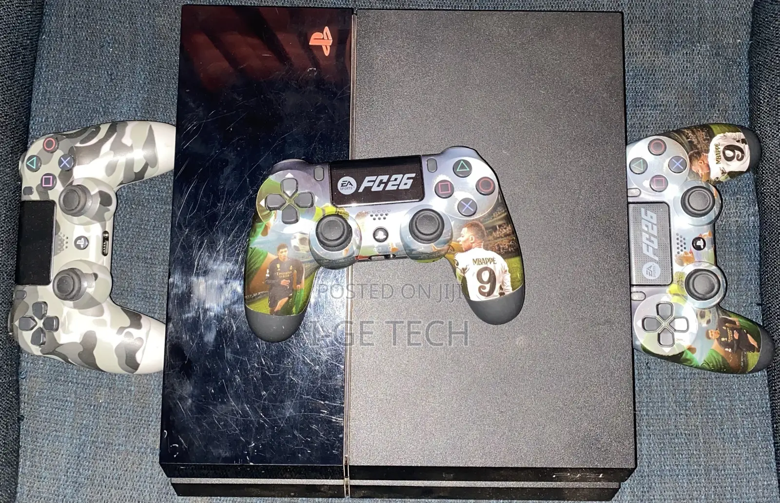 Ps4 Jailbreaked With Games and Accessories