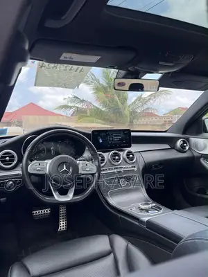 Mercedes-Benz C300 2020 Red