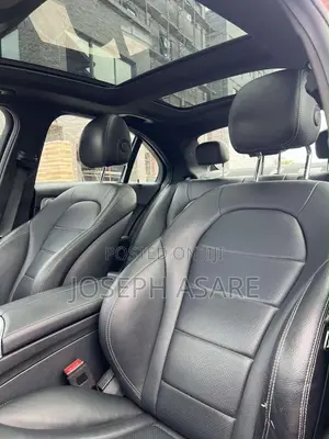 Mercedes-Benz C300 2020 Red