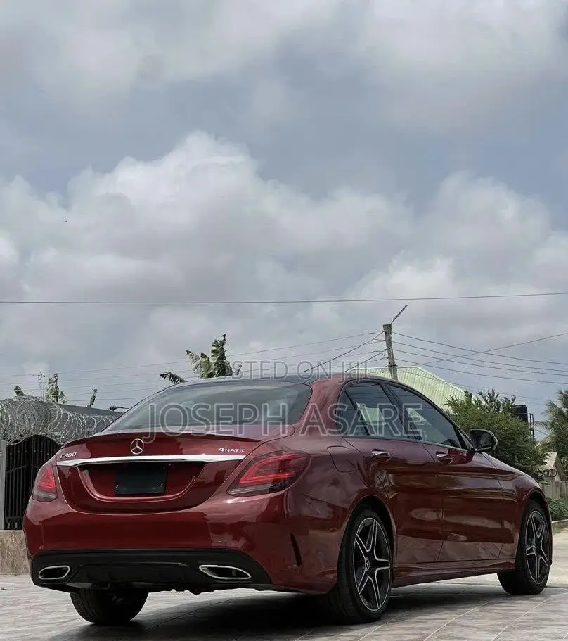 Mercedes-Benz C300 2020 Red