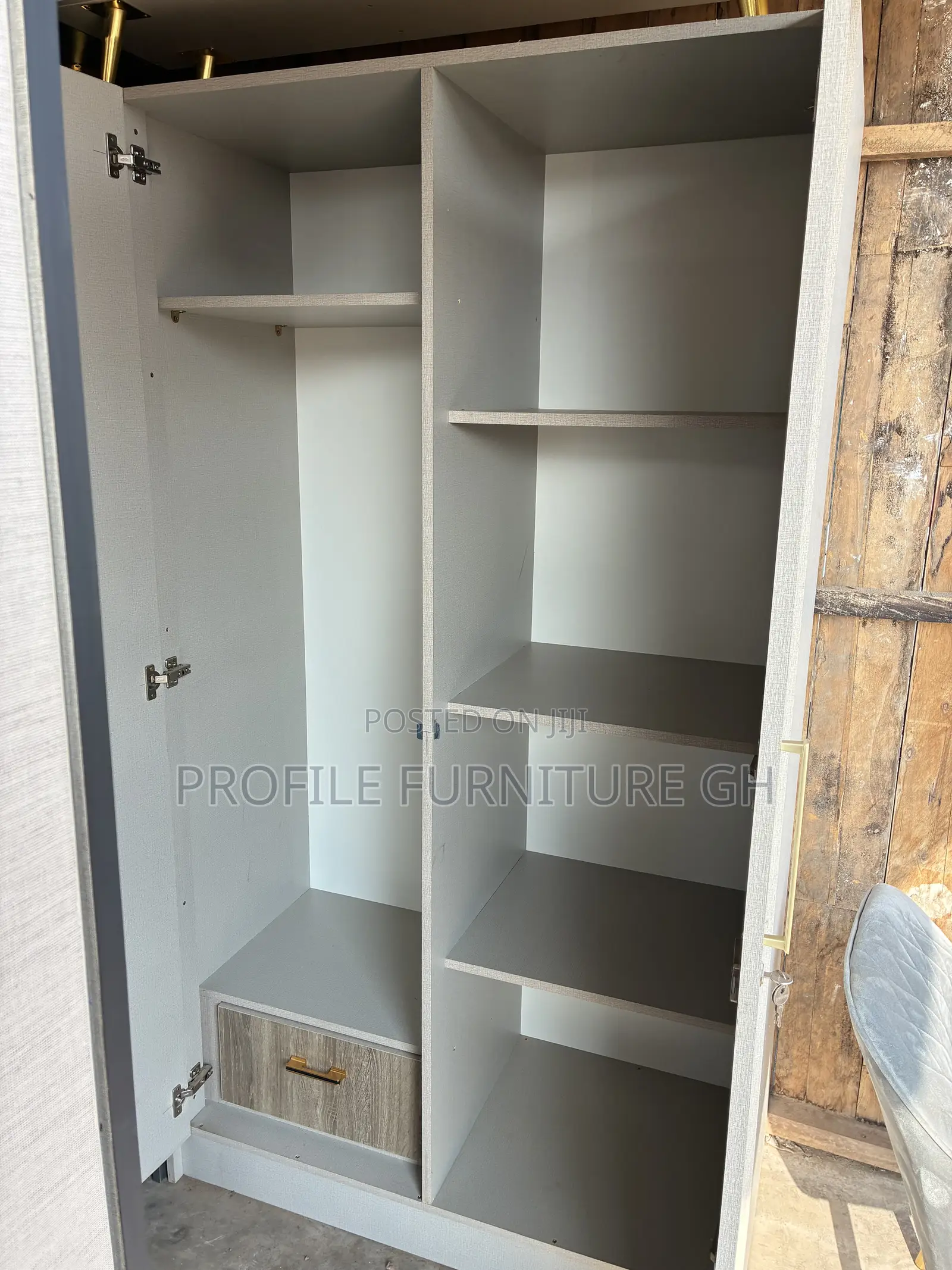 Available Two Door Wardrobe//Feeee Delivery