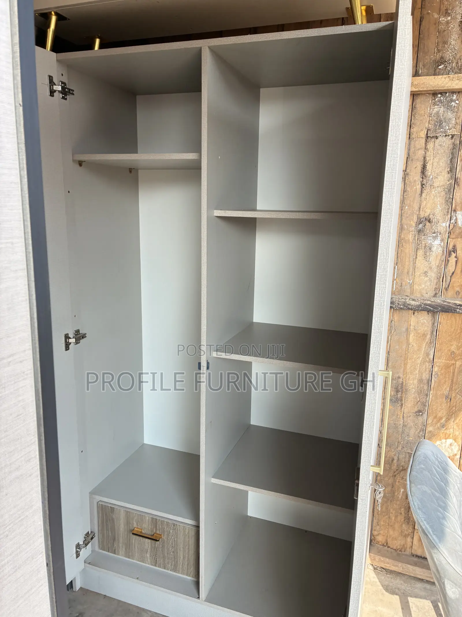 Available Two Door Wardrobe//Feeee Delivery