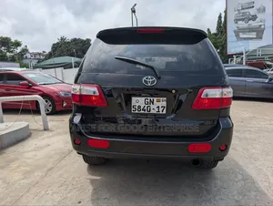 Toyota Fortuner 2.7 AWD 2011 Black